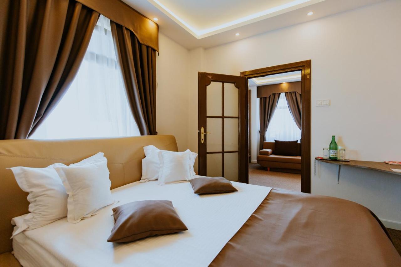 Hotel Restaurant Park ميركورا تشيوك المظهر الخارجي الصورة