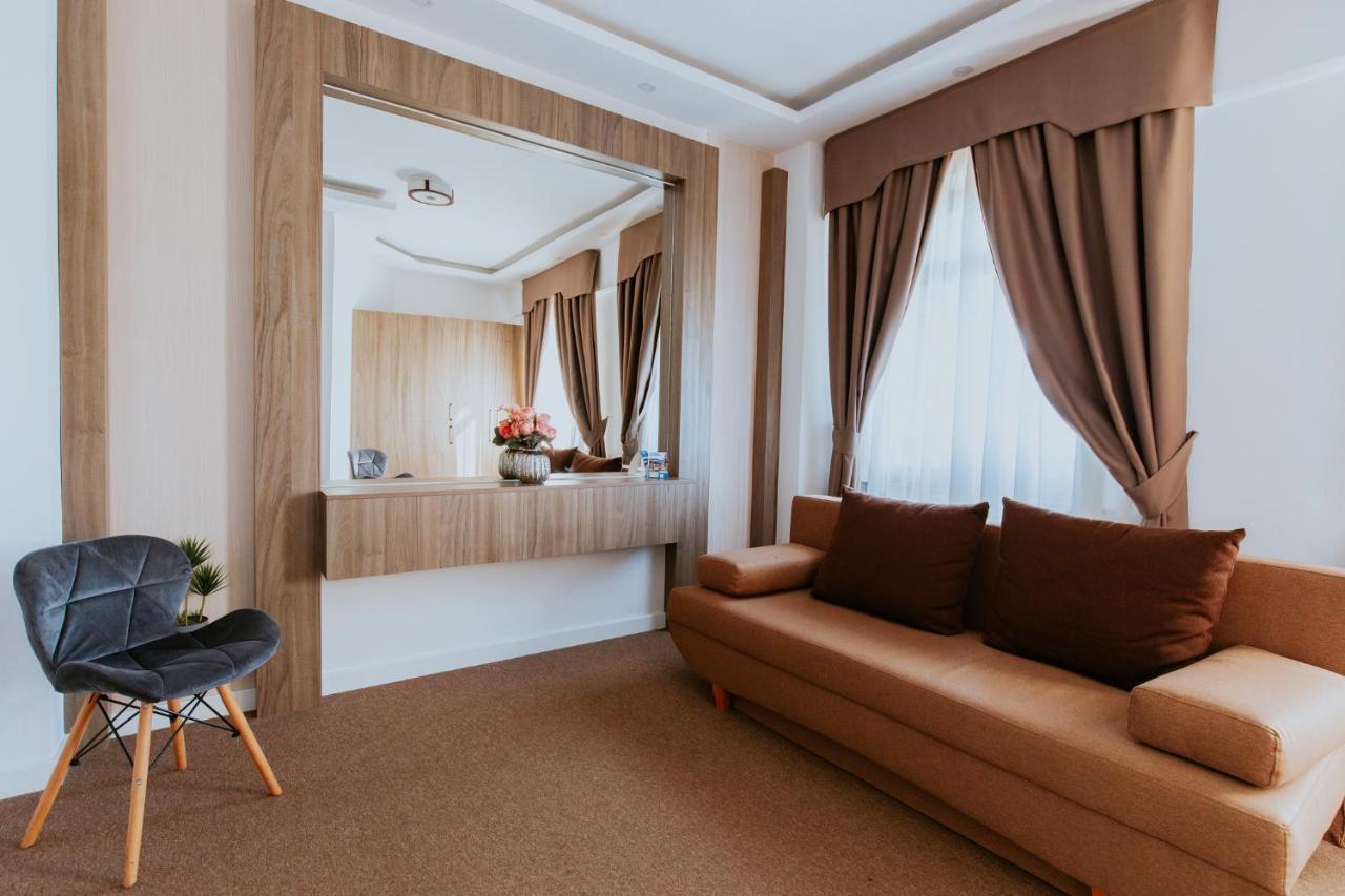 Hotel Restaurant Park ميركورا تشيوك المظهر الخارجي الصورة