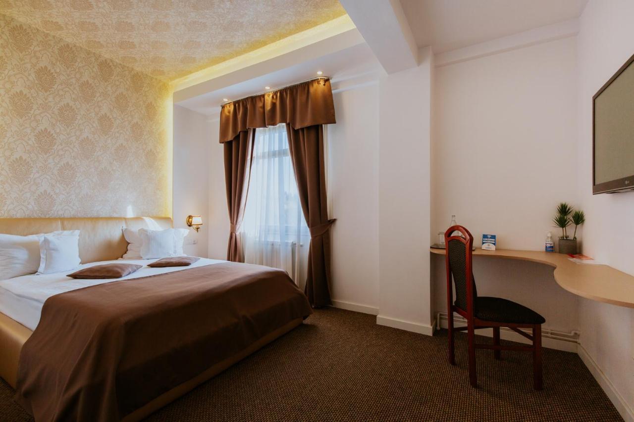 Hotel Restaurant Park ميركورا تشيوك المظهر الخارجي الصورة