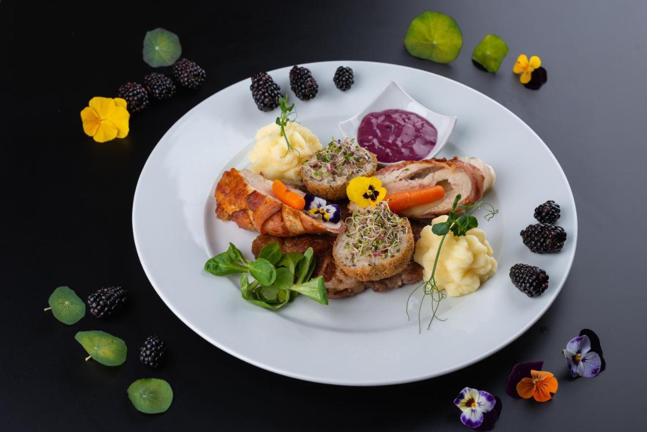 Hotel Restaurant Park ميركورا تشيوك المظهر الخارجي الصورة