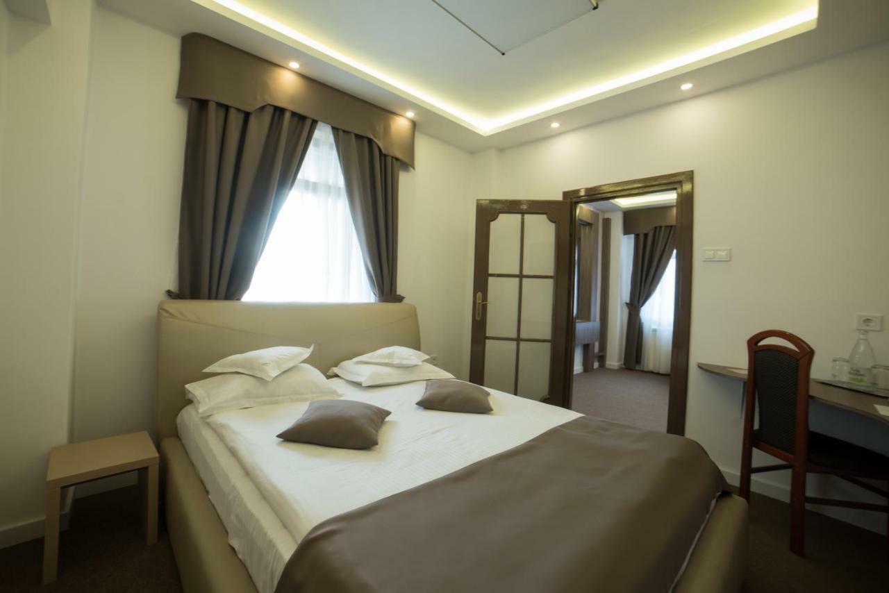 Hotel Restaurant Park ميركورا تشيوك المظهر الخارجي الصورة